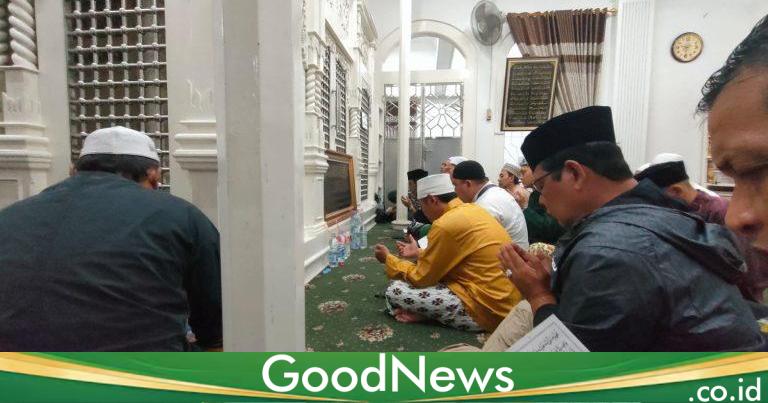 Paman Birin Ziarah Ke Makam Habib Husein Luar Batang Goodnews Co Id