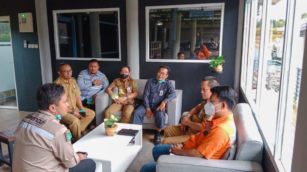 Foto: Saat Tim Bapenda Tanbu mengunjungi Kantor PT Borneo Indobara (BIB)