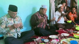 Paling kiri: Wakil Bupati Tanah Bumbu Muhammad Rusli