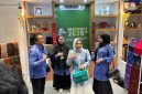 Foto: saat Diskumdagri mengikuti pameran Internasional Handcraft Trade Fair 2025 dan menerima kunjungan Hj Fathul Jannah istri Gubernur Kalsel Muhidin